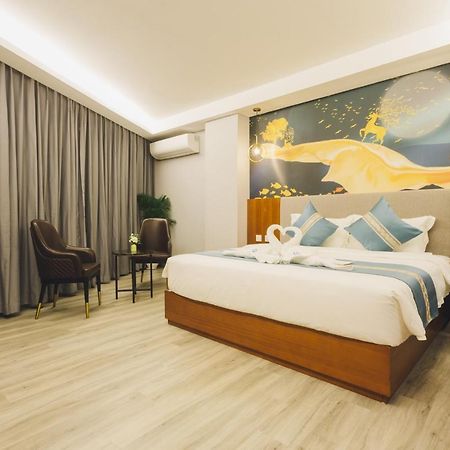 Thapae Twins Hotel Chiang Mai Bagian luar foto