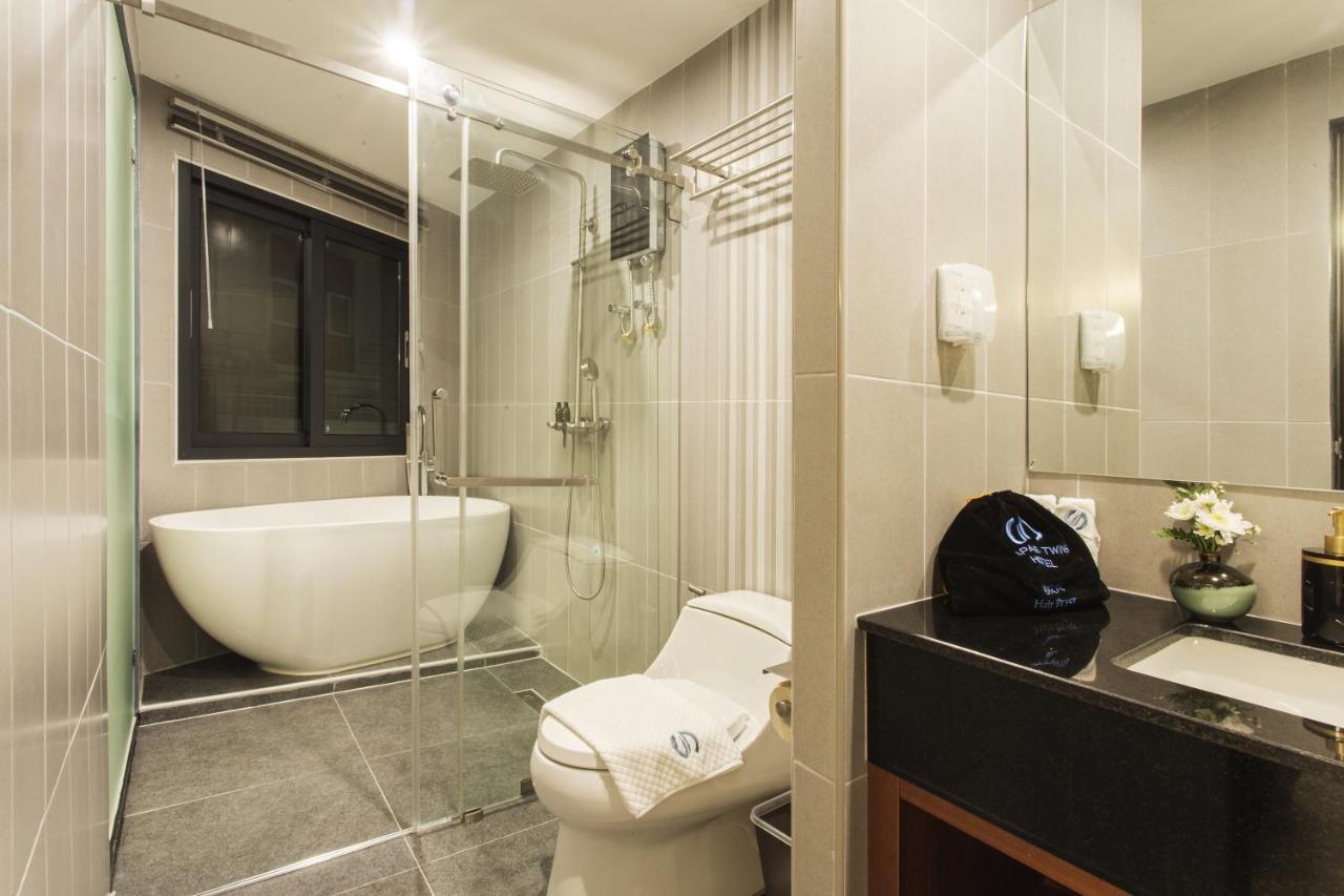 Thapae Twins Hotel Chiang Mai Bagian luar foto