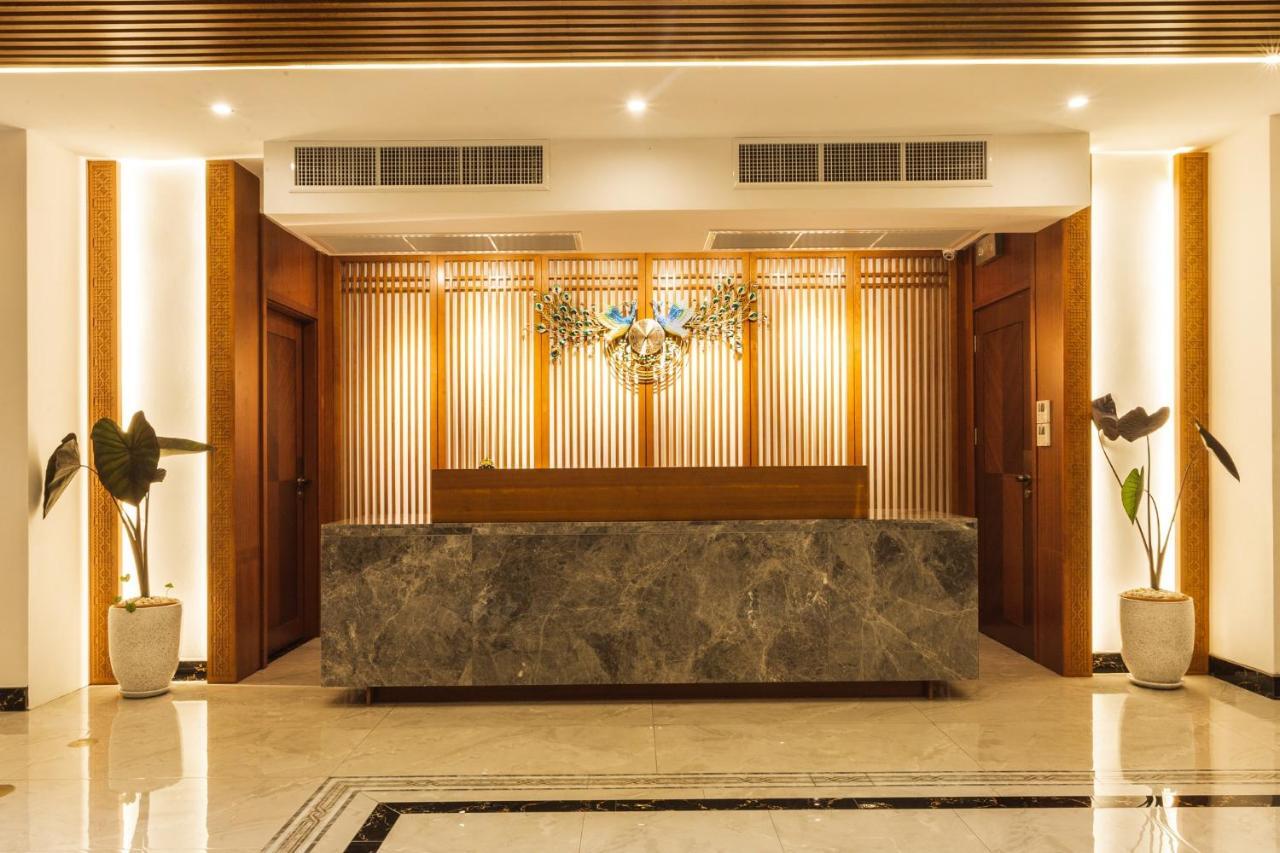 Thapae Twins Hotel Chiang Mai Bagian luar foto