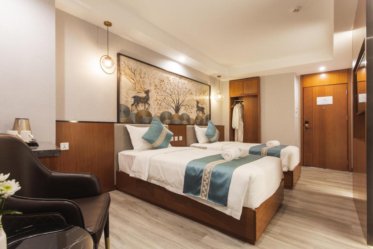 Thapae Twins Hotel Chiang Mai Bagian luar foto