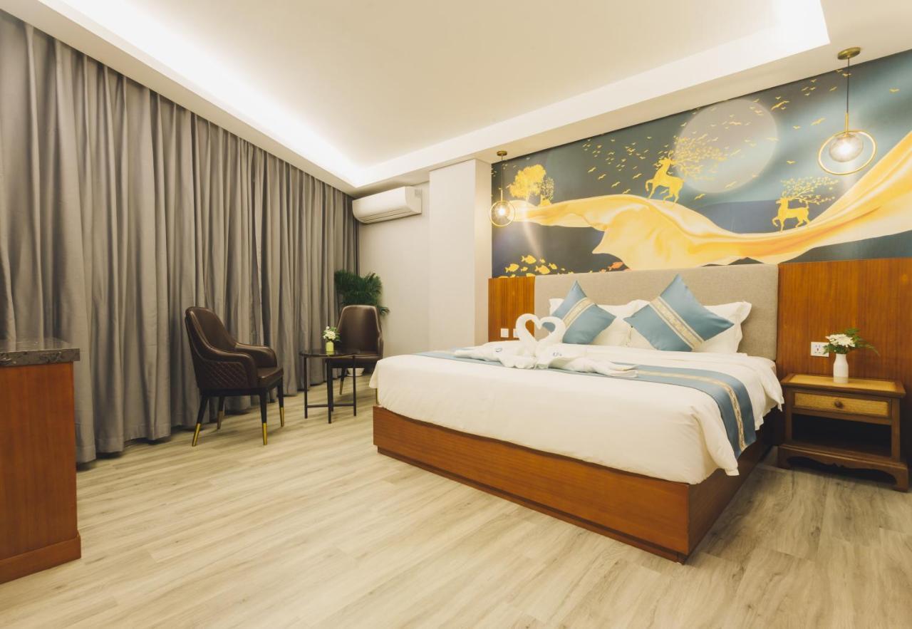 Thapae Twins Hotel Chiang Mai Bagian luar foto