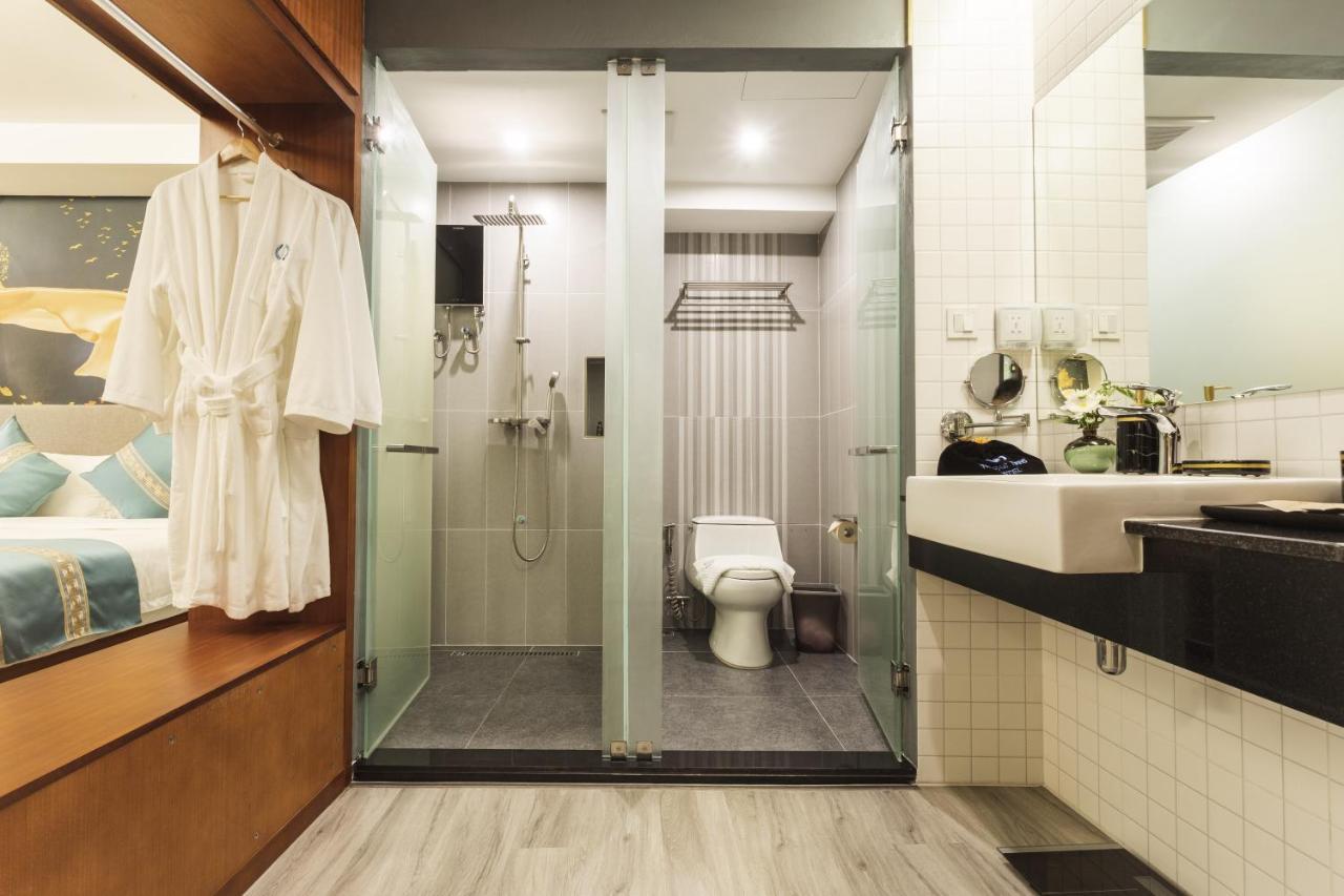 Thapae Twins Hotel Chiang Mai Bagian luar foto