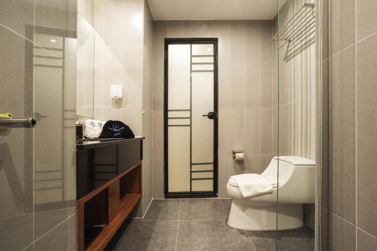 Thapae Twins Hotel Chiang Mai Bagian luar foto