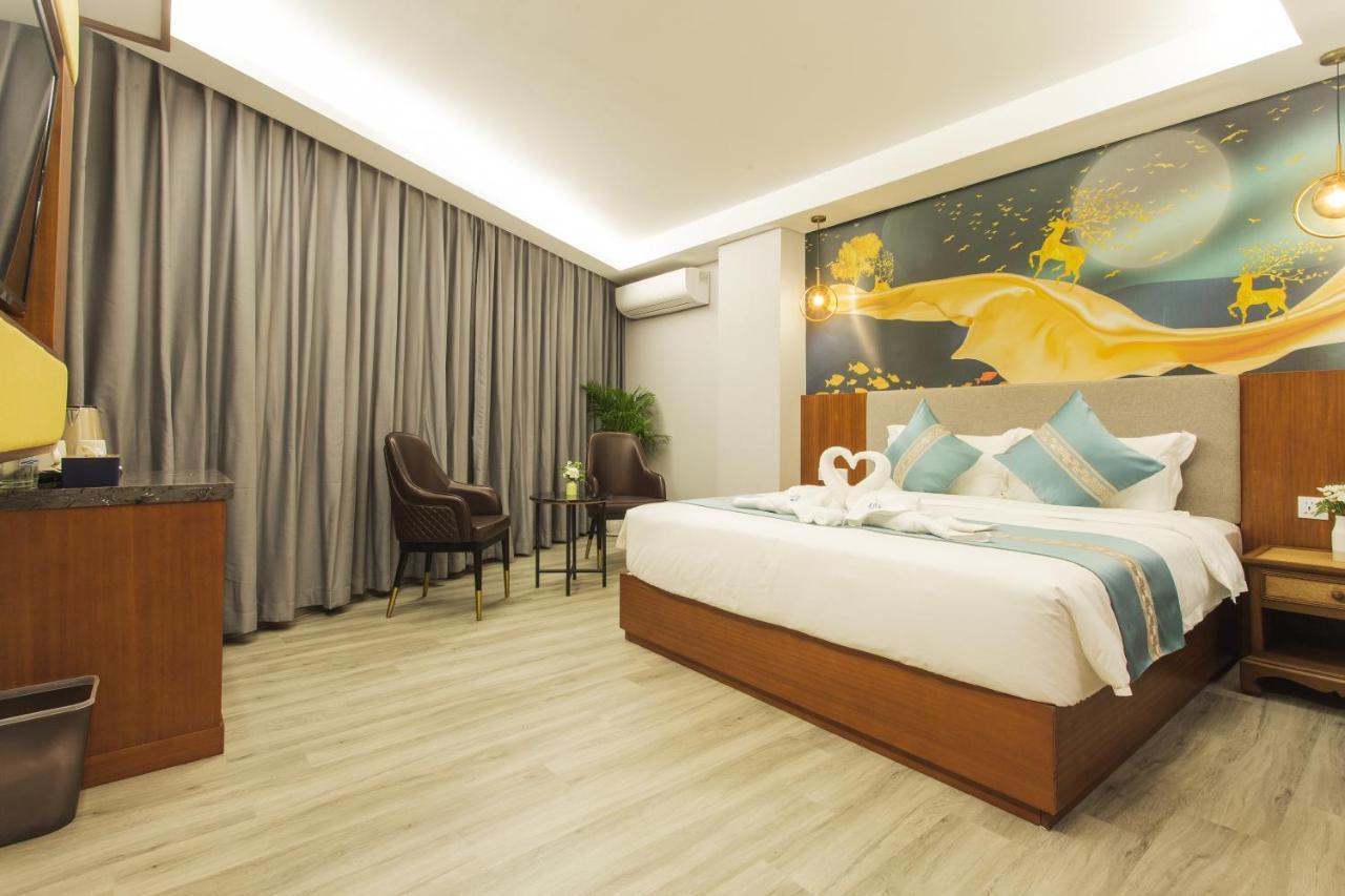 Thapae Twins Hotel Chiang Mai Bagian luar foto