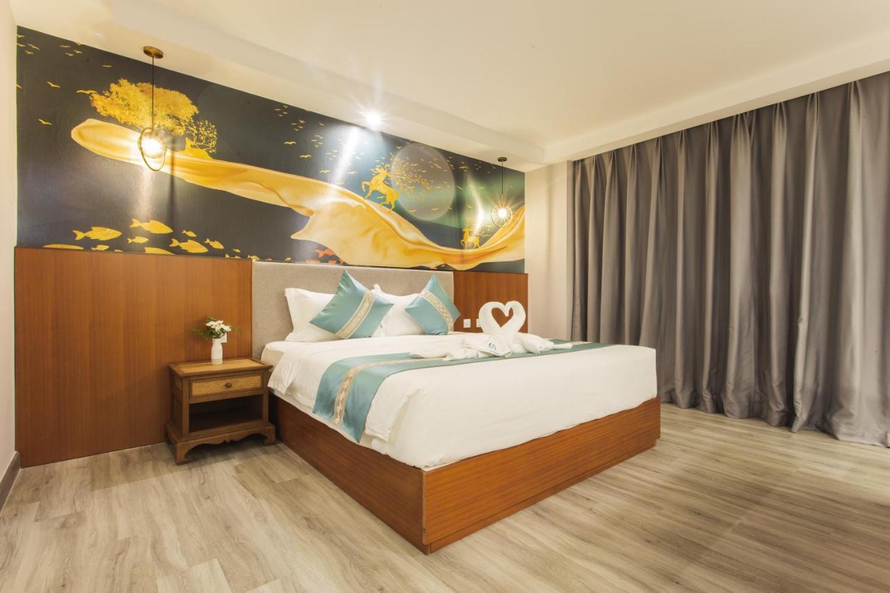 Thapae Twins Hotel Chiang Mai Bagian luar foto