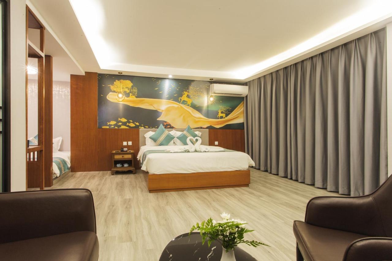 Thapae Twins Hotel Chiang Mai Bagian luar foto