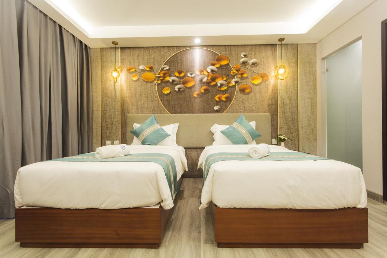 Thapae Twins Hotel Chiang Mai Bagian luar foto