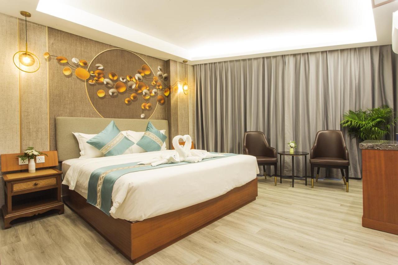 Thapae Twins Hotel Chiang Mai Bagian luar foto