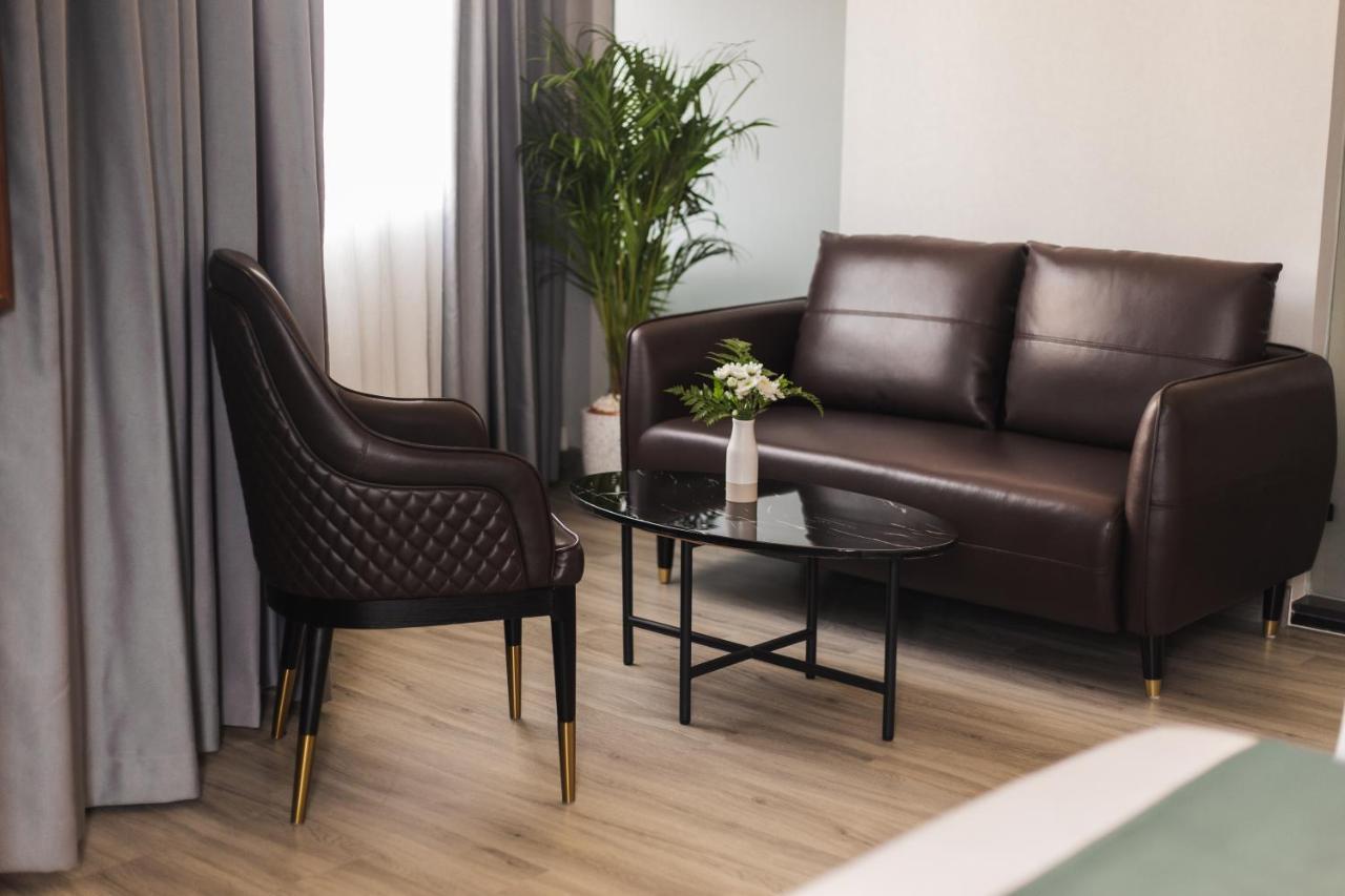 Thapae Twins Hotel Chiang Mai Bagian luar foto