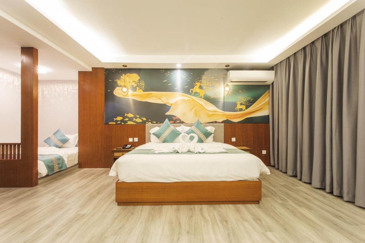 Thapae Twins Hotel Chiang Mai Bagian luar foto